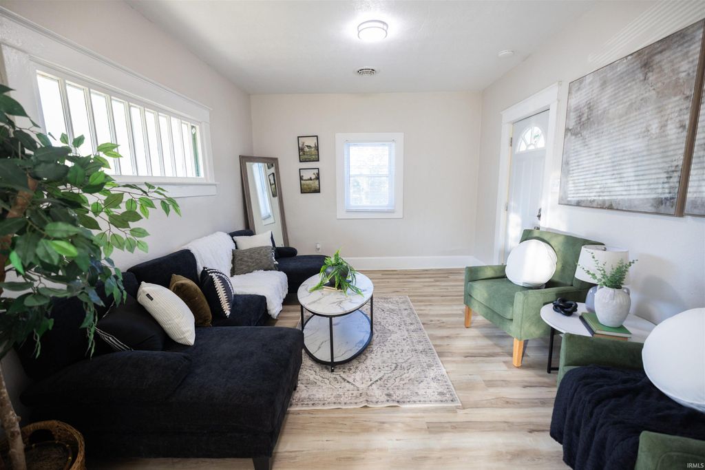 Photo of 2410 Central Avenue, Anderson, IN 46016 (MLS # 202612744)