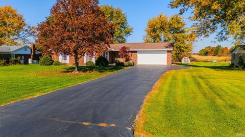 Tiny photo for 8843 E 200 N, Marion, IN 46952 (MLS # 202644935)