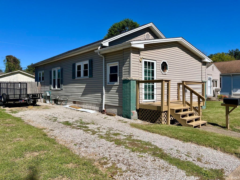 Photo of 808 E Parkland Avenue, Evansville, IN 47711 (MLS # 202641470)