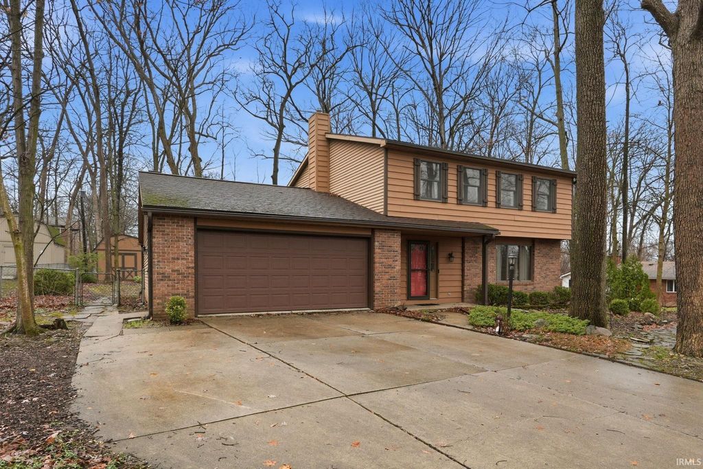 Photo of 8231 Sakaden Parkway, Fort Wayne, IN 46825 (MLS # 202608445)