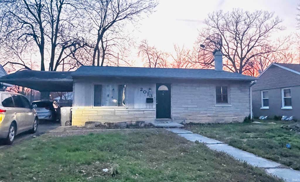 Photo of 2013 S Spring Street, Evansville, IN 47714 (MLS # 202609467)