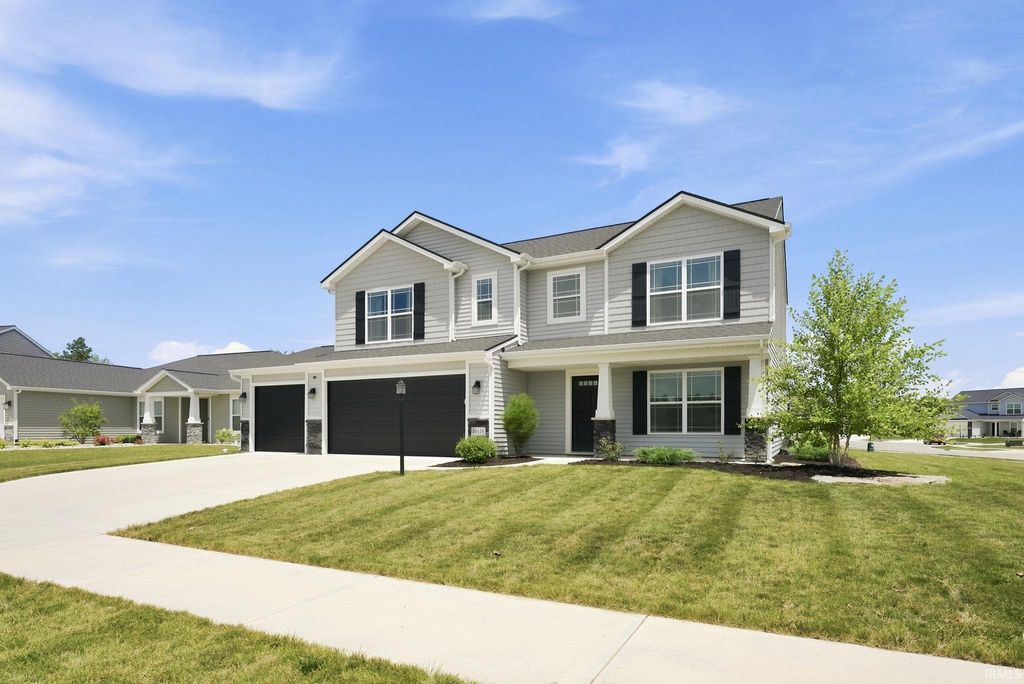 Photo of 14624 Verona Lakes Passage, Fort Wayne, IN 46814 (MLS # 202627453)