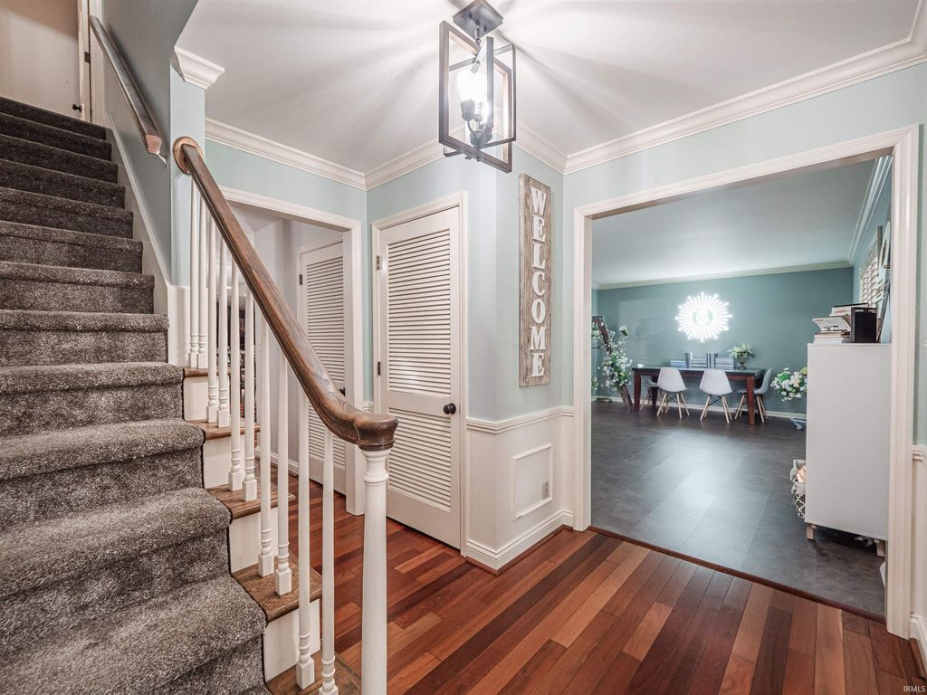 Photo of 532 E Meade Drive, Evansville, IN 47715 (MLS # 202613743)