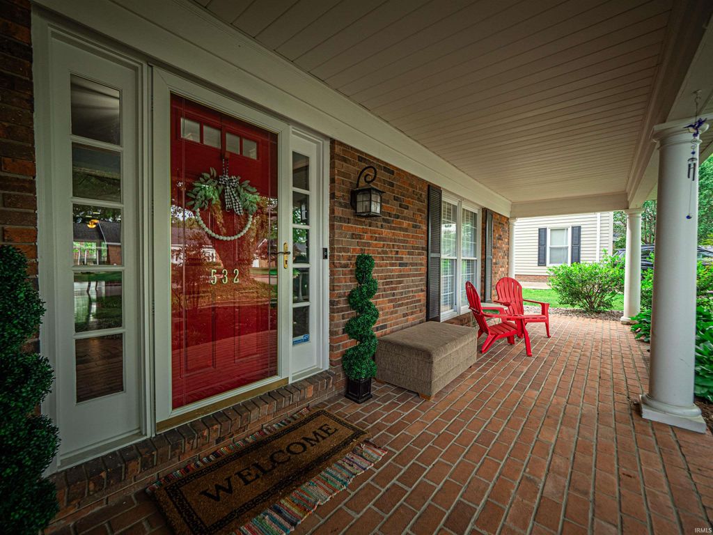 Photo of 532 E Meade Drive, Evansville, IN 47715 (MLS # 202613743)