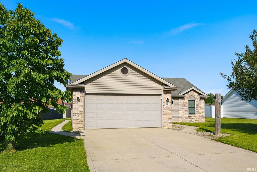Photo of 1311 Lori Lea Street, Auburn, IN 46706 (MLS # 202619440)