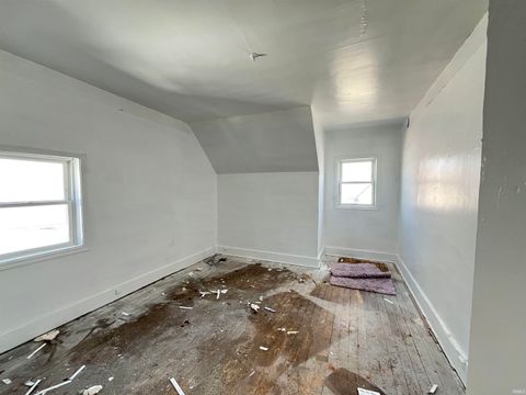 Tiny photo for 817 N Mulberry Street, Muncie, IN 47305 (MLS # 202608505)