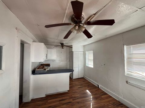 Tiny photo for 817 N Mulberry Street, Muncie, IN 47305 (MLS # 202608505)