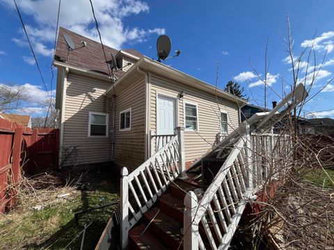 Tiny photo for 817 N Mulberry Street, Muncie, IN 47305 (MLS # 202608505)