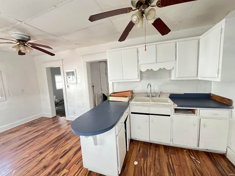 Tiny photo for 817 N Mulberry Street, Muncie, IN 47305 (MLS # 202608505)