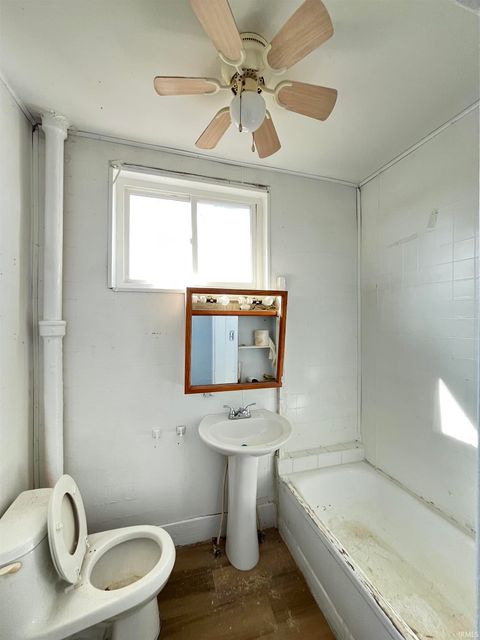 Tiny photo for 817 N Mulberry Street, Muncie, IN 47305 (MLS # 202608505)