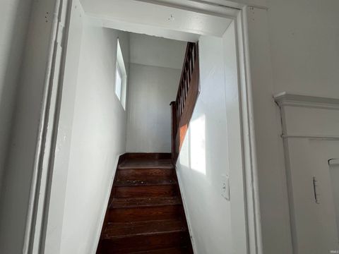 Tiny photo for 817 N Mulberry Street, Muncie, IN 47305 (MLS # 202608505)