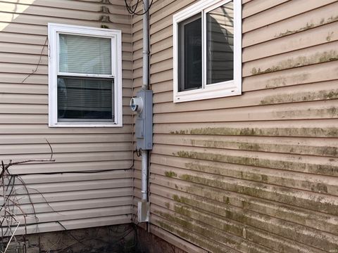 Tiny photo for 817 N Mulberry Street, Muncie, IN 47305 (MLS # 202608505)