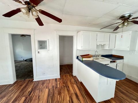 Tiny photo for 817 N Mulberry Street, Muncie, IN 47305 (MLS # 202608505)