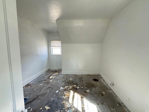 Tiny photo for 817 N Mulberry Street, Muncie, IN 47305 (MLS # 202608505)