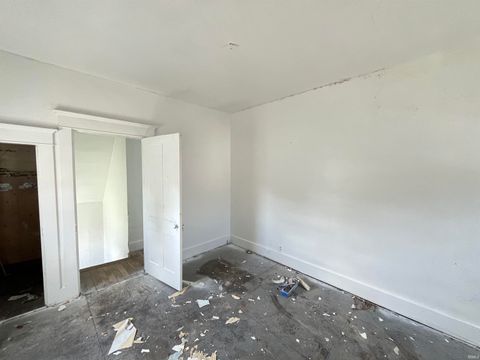 Tiny photo for 817 N Mulberry Street, Muncie, IN 47305 (MLS # 202608505)