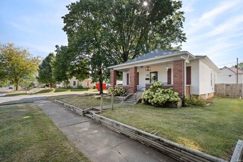 Tiny photo for 1335 S Buckeye Street, Kokomo, IN 46902 (MLS # 202613856)