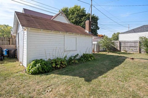 Tiny photo for 1335 S Buckeye Street, Kokomo, IN 46902 (MLS # 202613856)