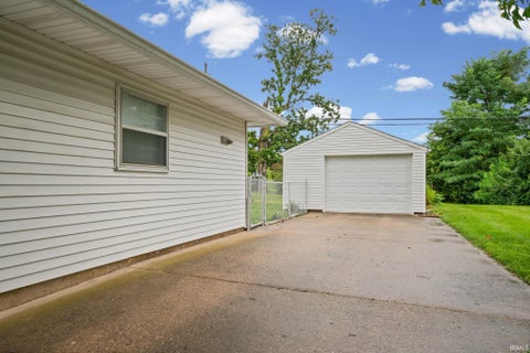 Tiny photo for 3166 Longlois Drive, Lafayette, IN 47904 (MLS # 202635962)