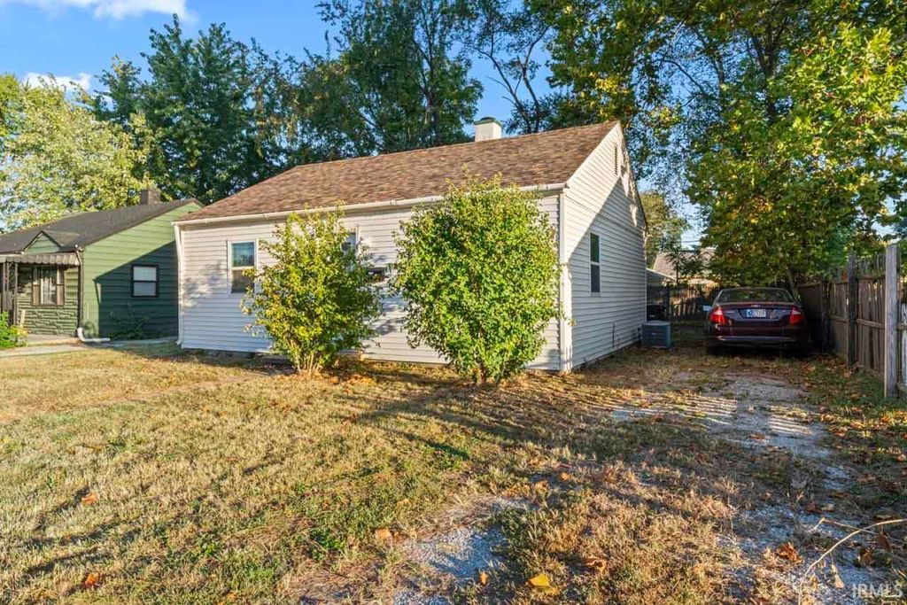 Photo of 3000 Underwood Street, Lafayette, IN 47904 (MLS # 202601515)