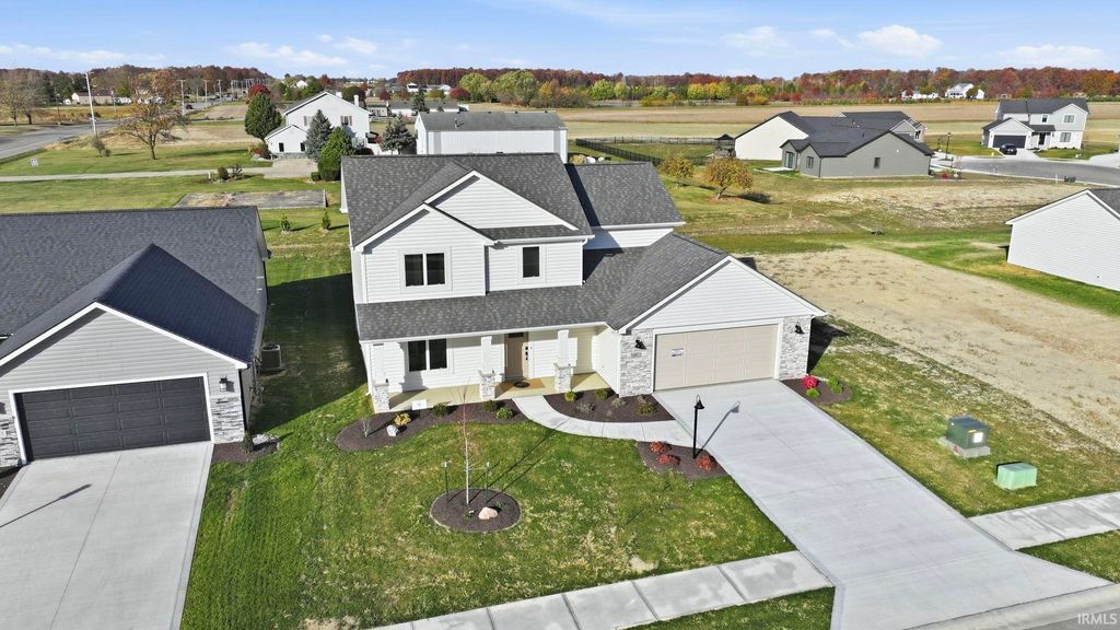 Photo of 10923 Oaklynn Reserve Boulevard, Fort Wayne, IN 46835 (MLS # 202603403)