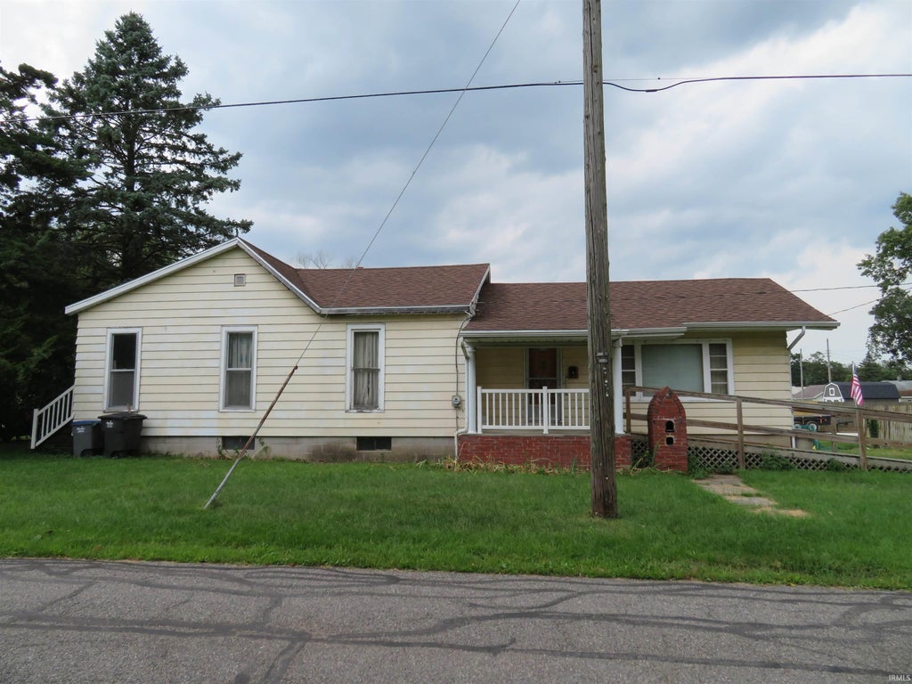 Photo of 1300 Laurel Street, Elkhart, IN 46514 (MLS # 202636505)