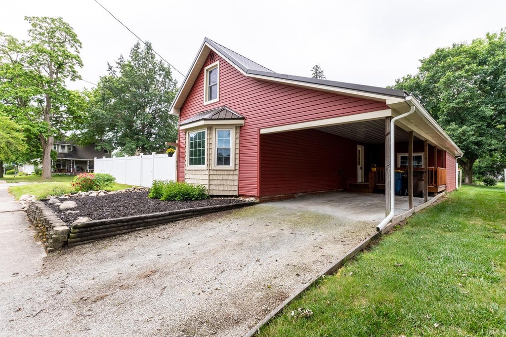 Photo of 407 E 4th Street, North Manchester, IN 46962 (MLS # 202637928)