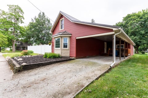 Tiny photo for 407 E 4th Street, North Manchester, IN 46962 (MLS # 202637928)