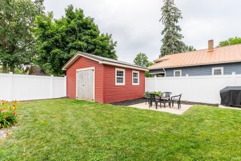 Tiny photo for 407 E 4th Street, North Manchester, IN 46962 (MLS # 202637928)