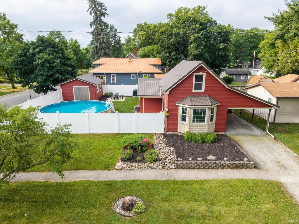 Photo of 407 E 4th Street, North Manchester, IN 46962 (MLS # 202637928)