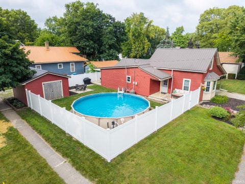 Tiny photo for 407 E 4th Street, North Manchester, IN 46962 (MLS # 202637928)