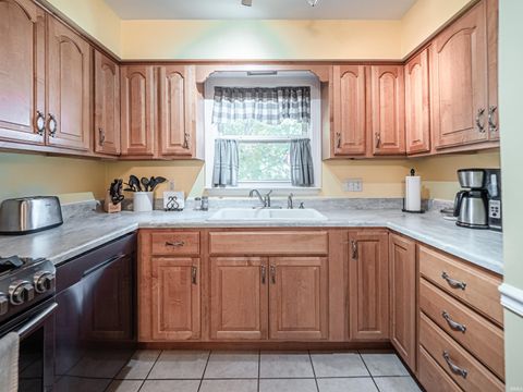 Tiny photo for 8103 Pine Creek Drive, Evansville, IN 47710 (MLS # 202618495)