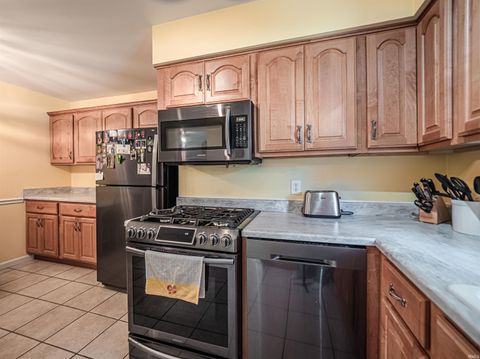 Tiny photo for 8103 Pine Creek Drive, Evansville, IN 47710 (MLS # 202618495)