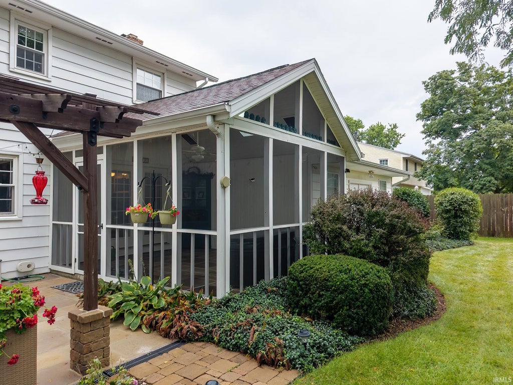 Photo of 11329 Shalimar Drive, Fort Wayne, IN 46845 (MLS # 202636941)