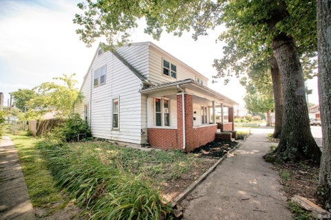 Tiny photo for 830 Perry Street, Vincennes, IN 47591 (MLS # 202626326)