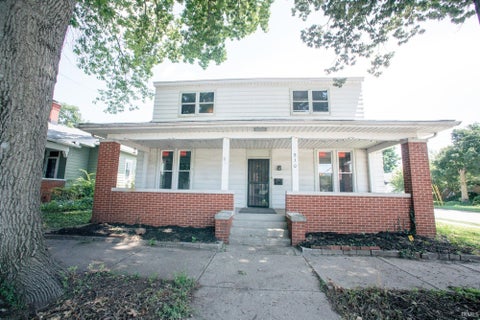 Photo of 830 Perry Street, Vincennes, IN 47591 (MLS # 202626326)