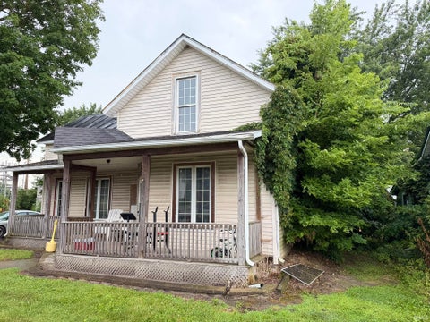 Tiny photo for 201 N Franklin Street, Mentone, IN 46539 (MLS # 202629019)