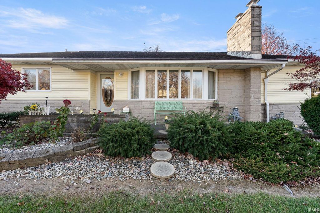 Photo of 1100 Echo Lane, Bluffton, IN 46714 (MLS # 202545790)