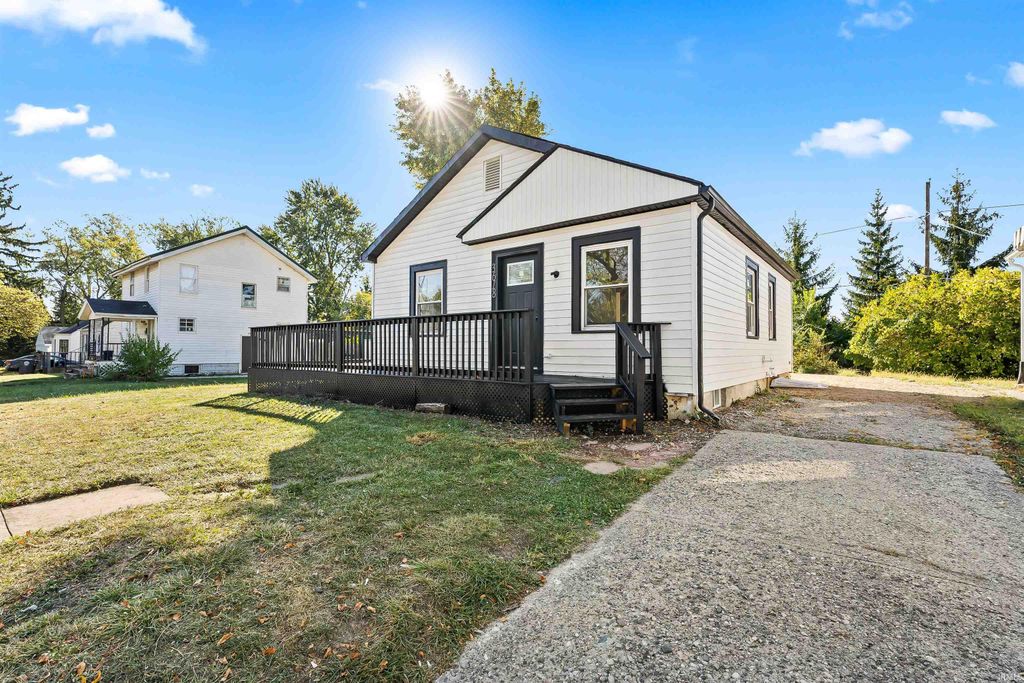 Photo of 3618 Felician Street, Fort Wayne, IN 46803 (MLS # 202603474)