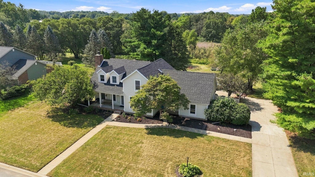 Photo of 1709 S Walnut Drive, Warsaw, IN 46580 (MLS # 202628208)