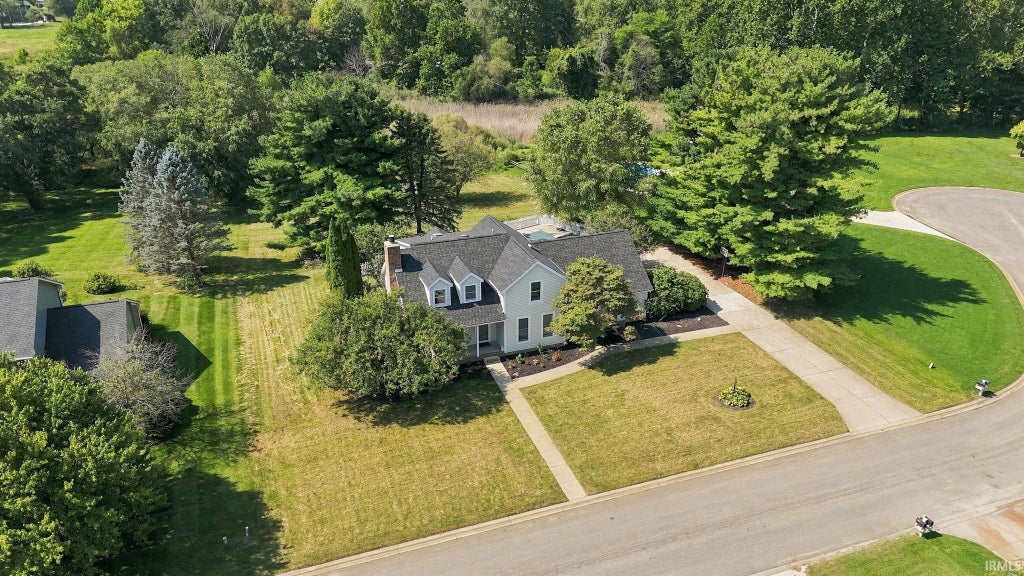 Photo of 1709 S Walnut Drive, Warsaw, IN 46580 (MLS # 202628208)