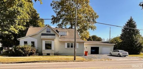 Tiny photo for 400 S Market Street, Winamac, IN 46996 (MLS # 202536601)