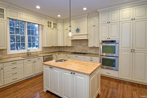 Tiny photo for 1521 Larkinwood Lane, Evansville, IN 47715 (MLS # 202549410)