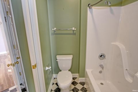 Tiny photo for 1521 Larkinwood Lane, Evansville, IN 47715 (MLS # 202549410)