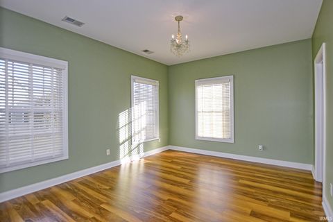 Tiny photo for 1521 Larkinwood Lane, Evansville, IN 47715 (MLS # 202549410)