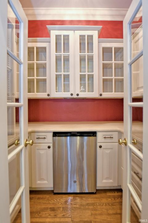 Tiny photo for 1521 Larkinwood Lane, Evansville, IN 47715 (MLS # 202549410)