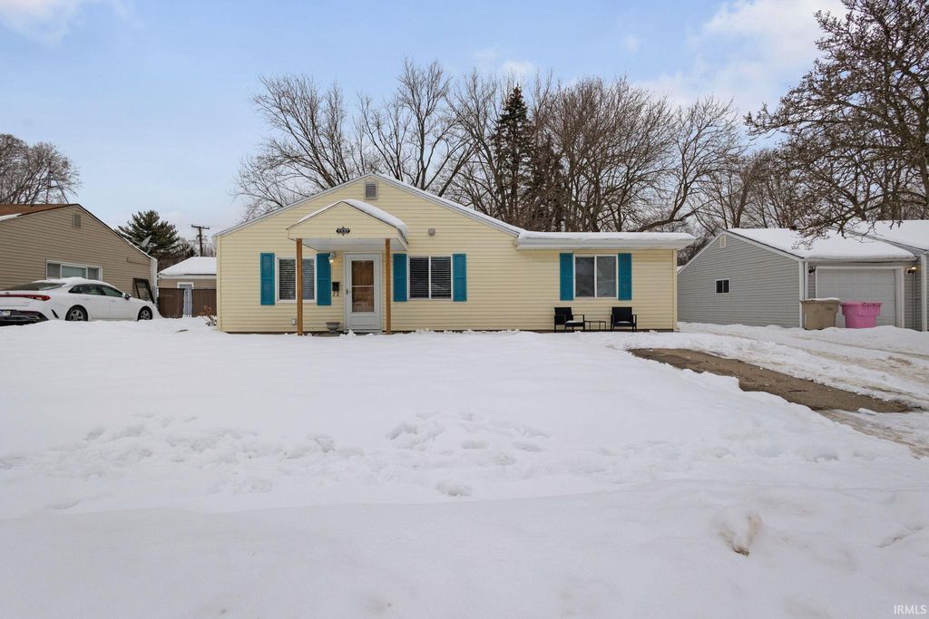 Photo of 1337 Byron Drive, South Bend, IN 46614 (MLS # 202603660)