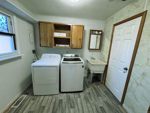 Tiny photo for 206 N Chicago Street, Royal Center, IN 46978 (MLS # 202607571)