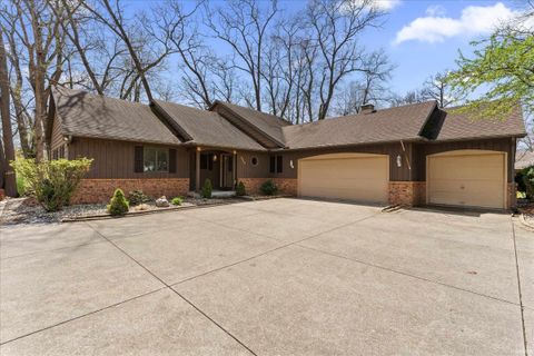 Photo of 2319 Grant Street, Elkhart, IN 46514 (MLS # 202612959)