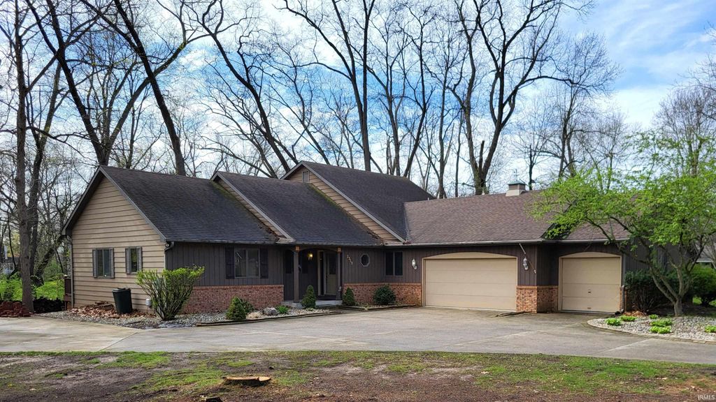 Photo of 2319 Grant Street, Elkhart, IN 46514 (MLS # 202612959)