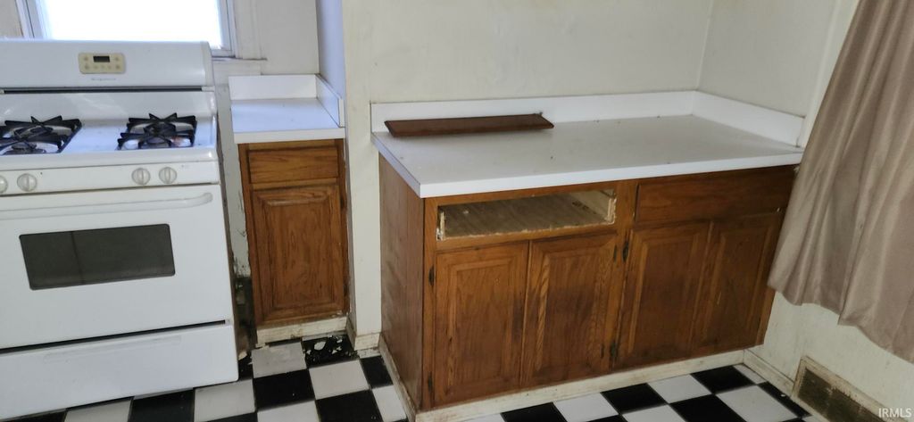 Photo of 814 Cassopolis Street, Elkhart, IN 46514 (MLS # 202609400)